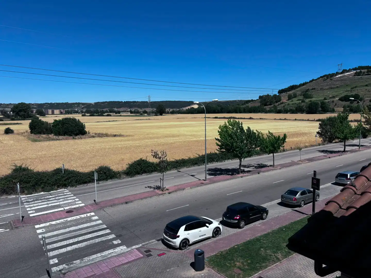 Außenansicht von Einfamilien-Reihenhaus zum Verkauf in Burgos mit Heizung, Terrasse und Abstellraum