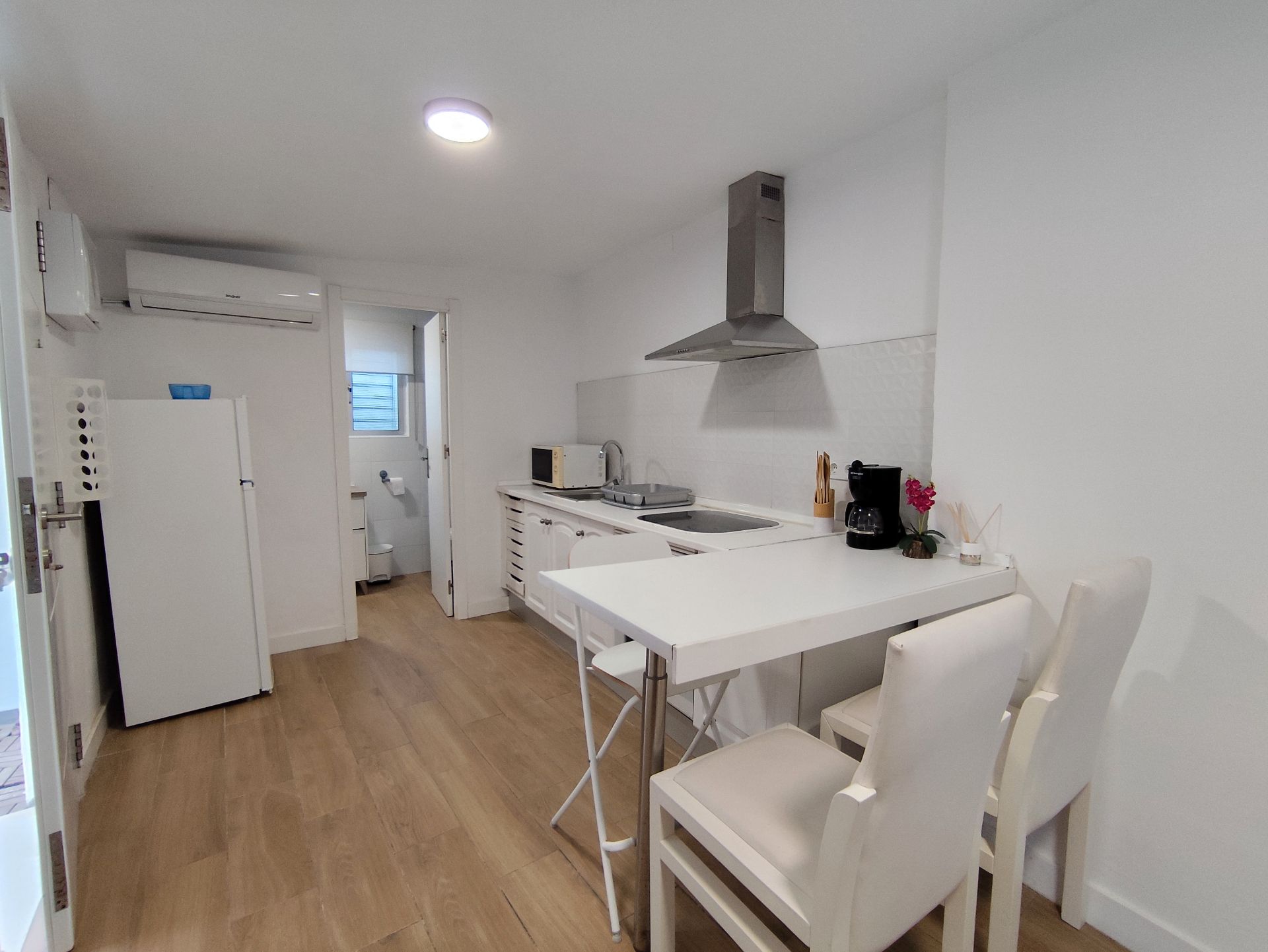 Cocina de Apartamento de alquiler en Sanlúcar de Barrameda con Amueblado, Lavadora y Microondas