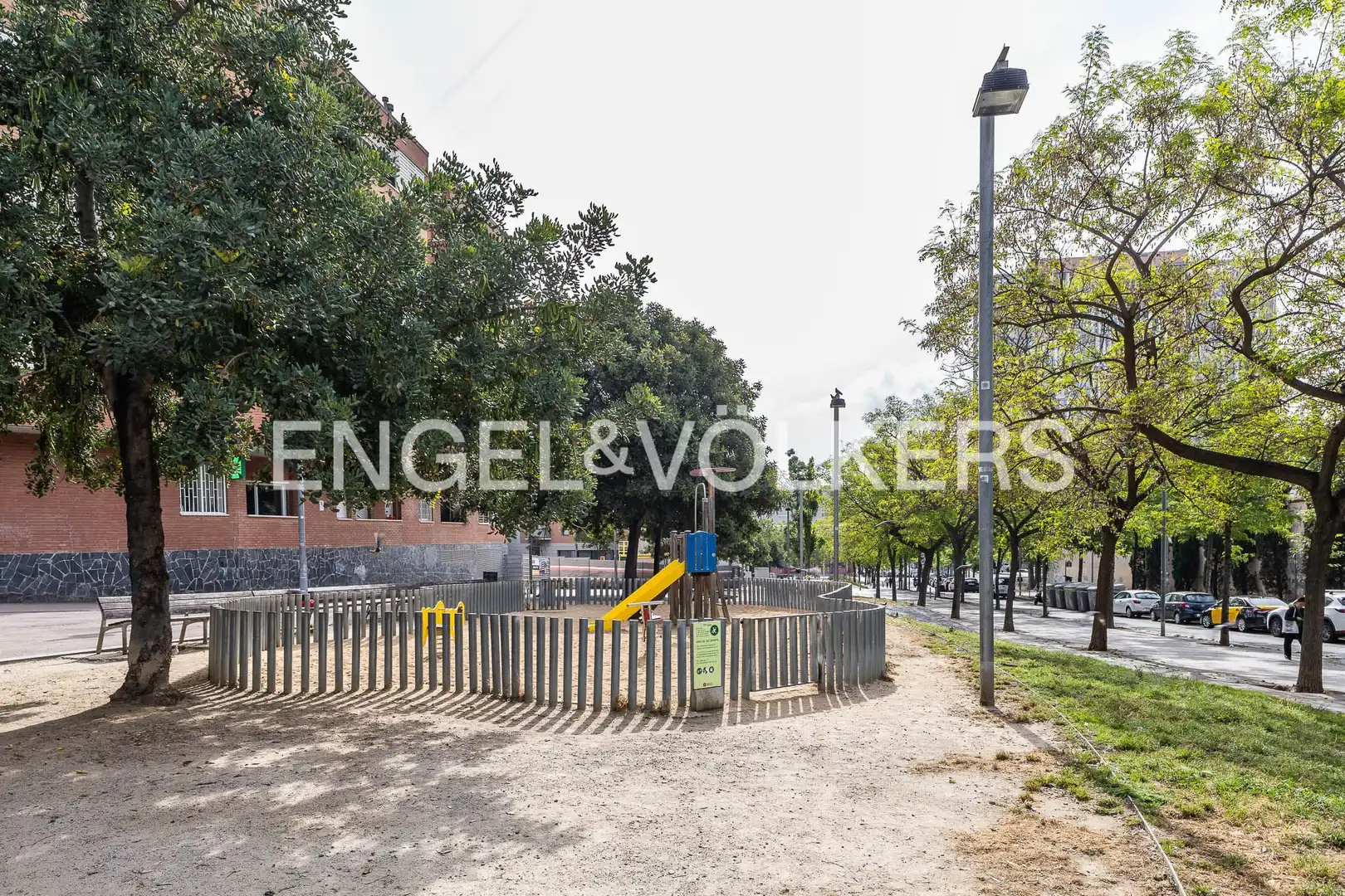 Vista exterior de Piso en venta en Barcelona con Calefacción, Terraza y Balcón