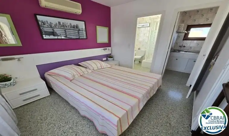 Dormitori de Casa o xalet en venda en Empuriabrava amb Calefacció, Terrassa i Piscina