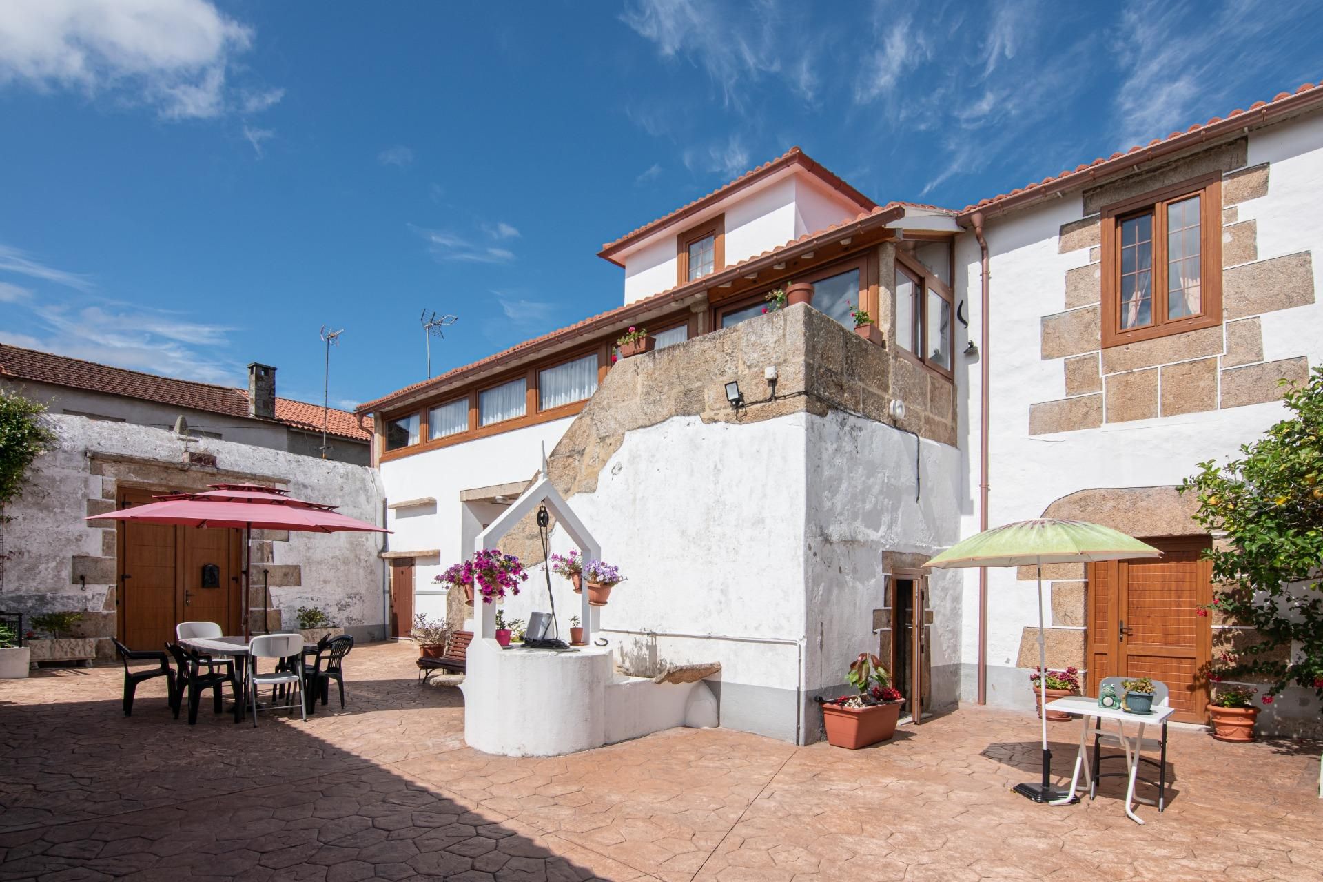 Vista exterior de Finca rústica en venda en Culleredo amb Calefacció, Jardí privat i Terrassa