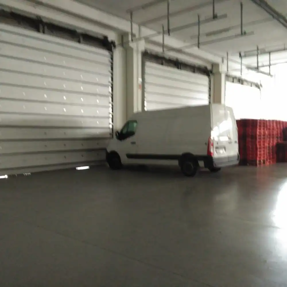 Parkplatz von Fabrikhallen zur Miete in Granollers