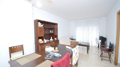 Planta baja de 3 habitaciones con gran plaza de parking y trastero