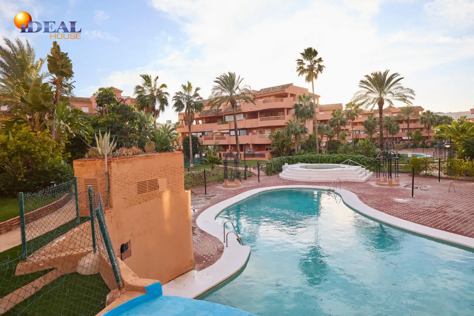 Piscina de Piso en venta en El Ejido con Aire acondicionado, Calefacción y Jardín privado