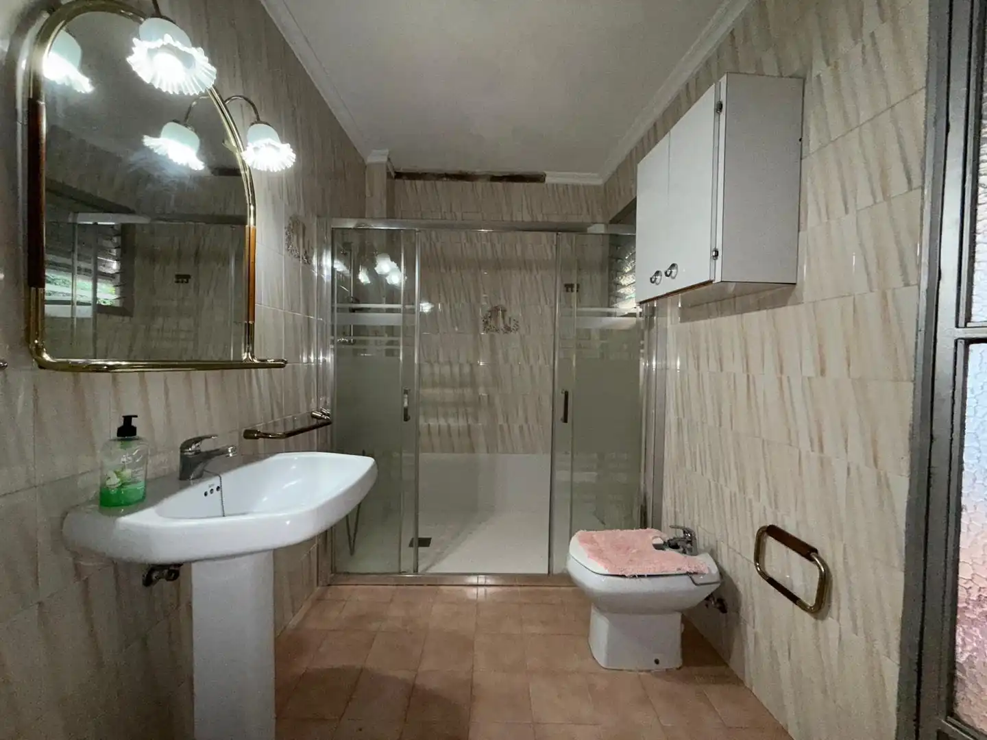 Bany de Casa o xalet en venda en Alginet amb Aire condicionat, Terrassa i Moblat