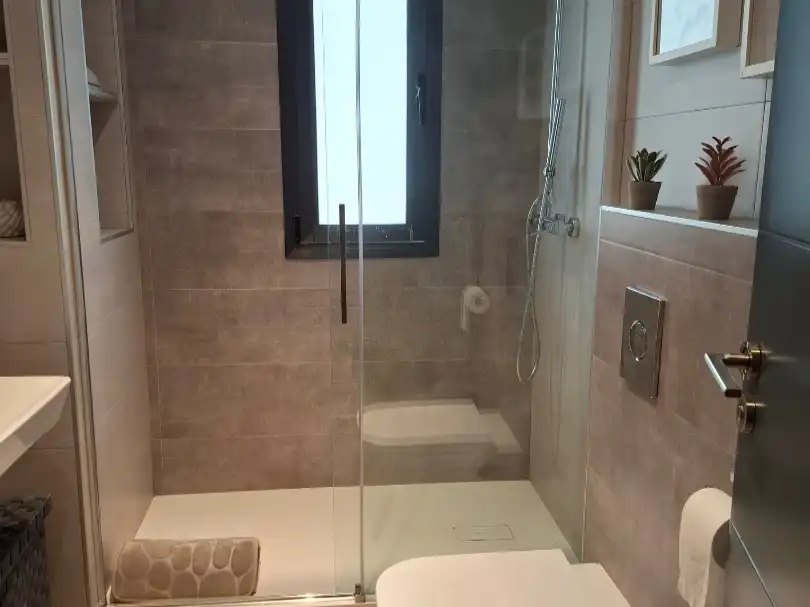 Bathroom of Houses for rent in La Zubia  with Air Conditioner, Heating and Private garden