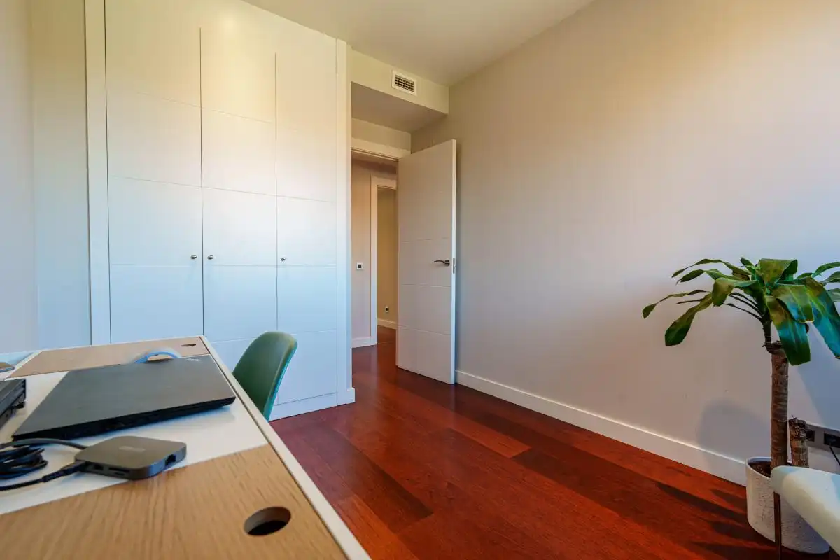 Habitación de Piso en venta en Pozuelo de Alarcón con Aire acondicionado, Calefacción y Jardín privado