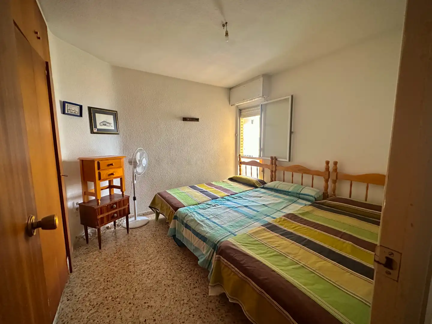 Dormitori de Pis de lloguer en Torrevieja amb Terrassa, Moblat i Forn