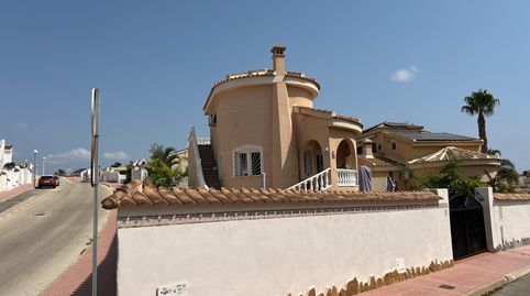 Villa independiente con piscina privada en venta en Ciudad Quesada Descubre esta fantaacutestica villa independiente situada en un, imatge 2