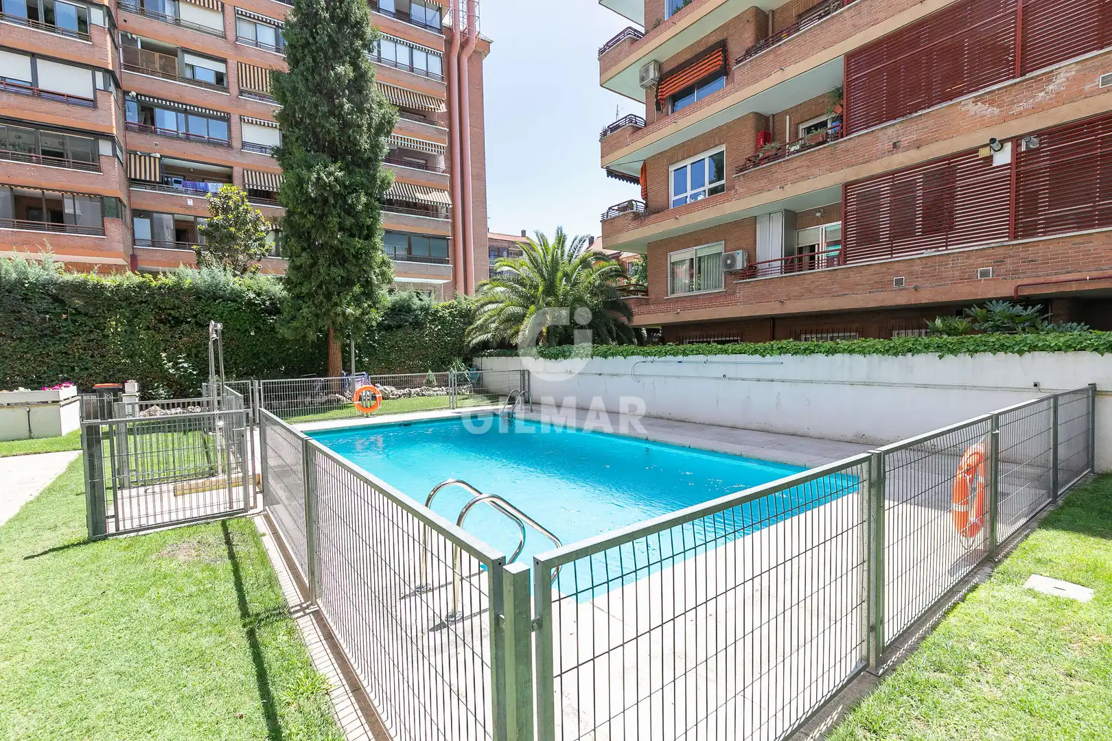 Piscina de Piso en venta en Madrid con Calefacción, Jardín privado y Piscina