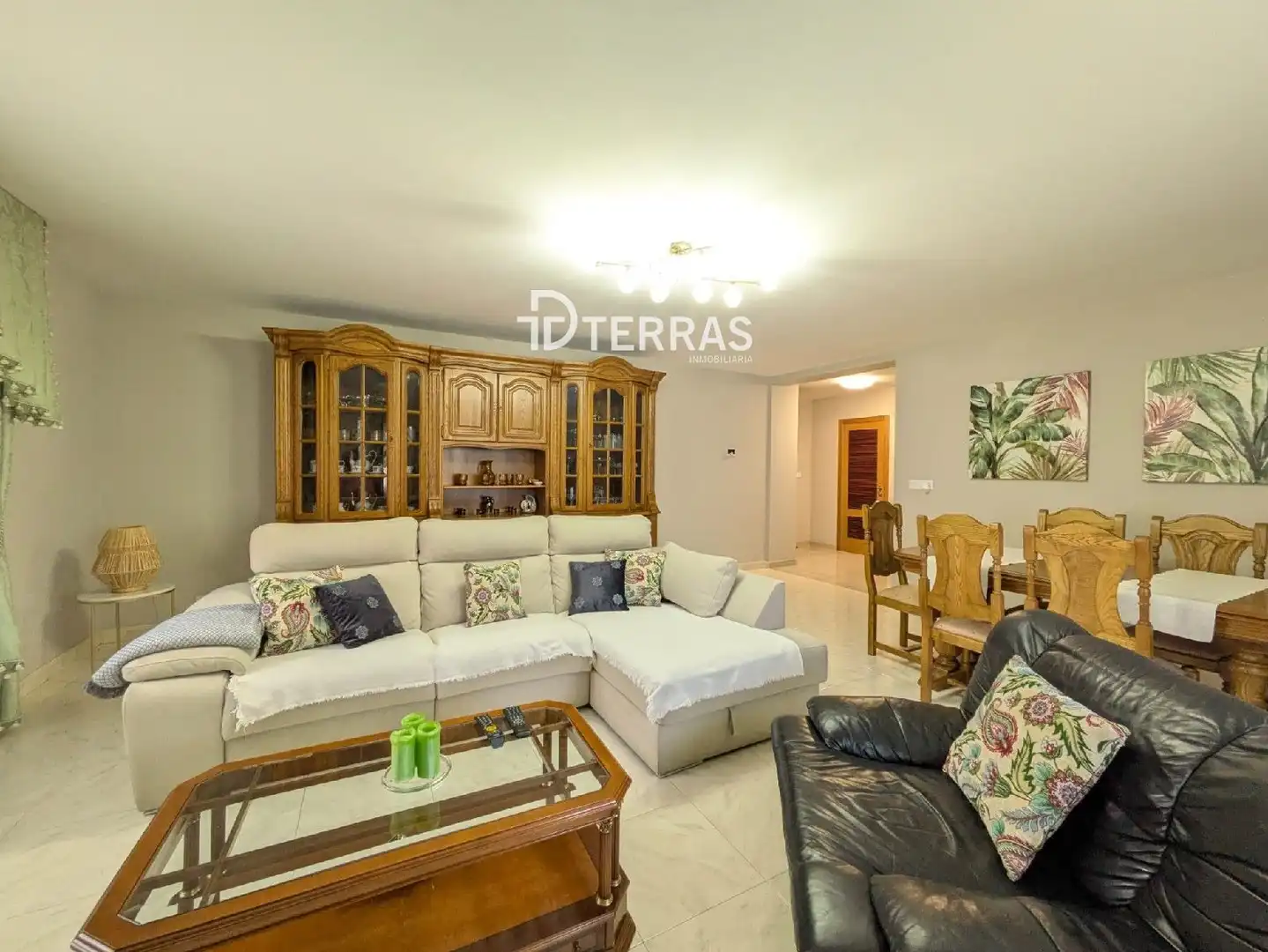 Sala d'estar de Casa o xalet en venda en Barro amb Calefacció, Jardí privat i Traster