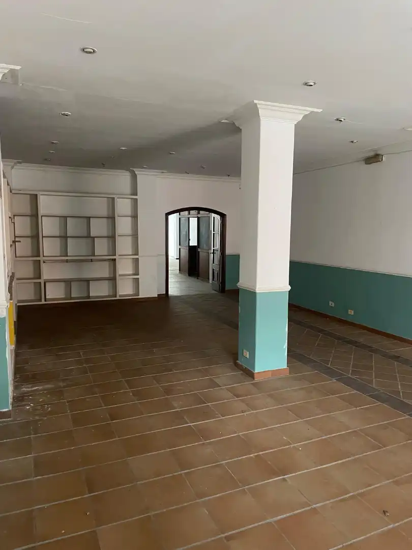 Local comercial en venta en Rúa Menéndez Pelayo, imagen 2