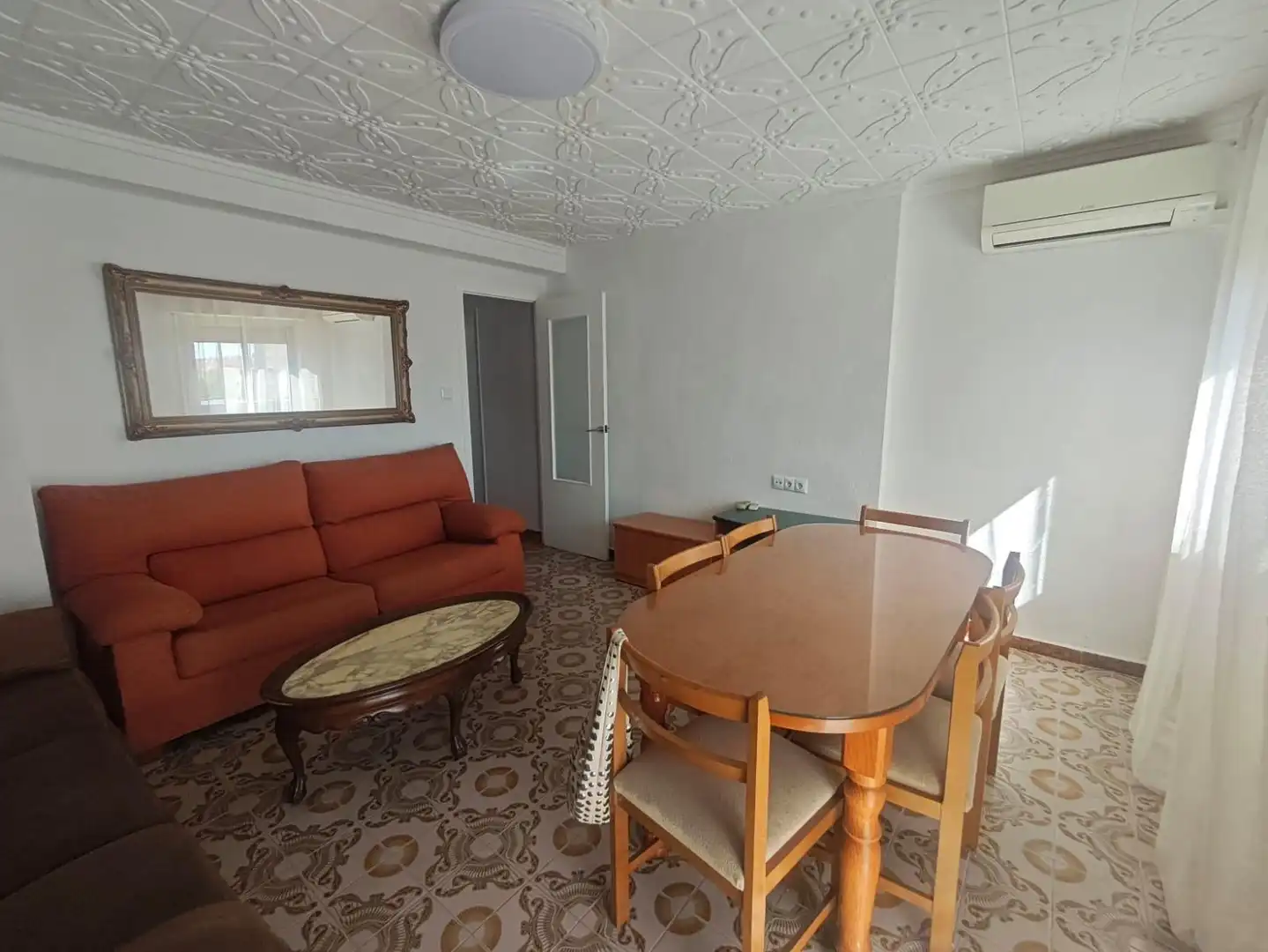 Sala d'estar de Pis de lloguer en Elda amb Aire condicionat, Moblat i Balcó