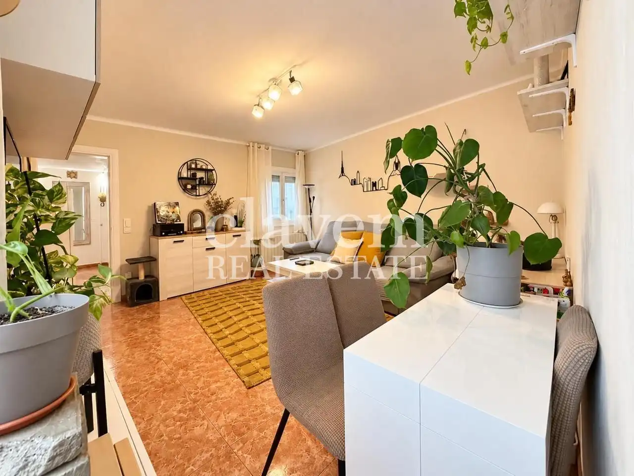 Flat with lift for sale in Via Júlia