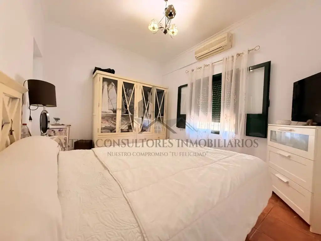 Dormitori de Casa o xalet en venda en Alcalá de Guadaira