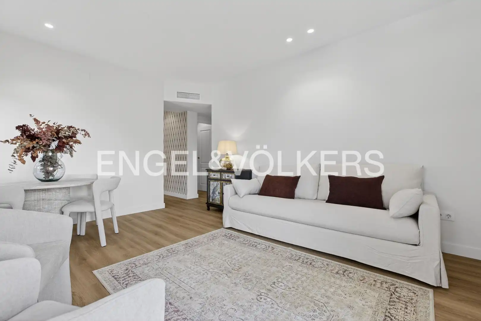 Living room of Flat for sale in Sevilla  with Heating, Parquet flooring and Terrace