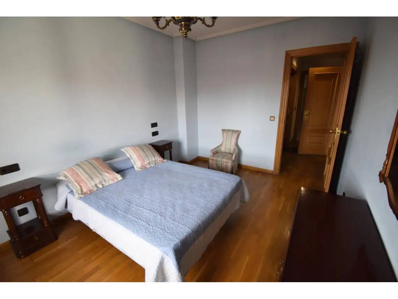 Habitación de Piso en venta en León Capital  con Calefacción, Parquet y Terraza