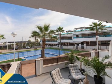 Apartment with balcony for sale in Los Balcones - Los Altos