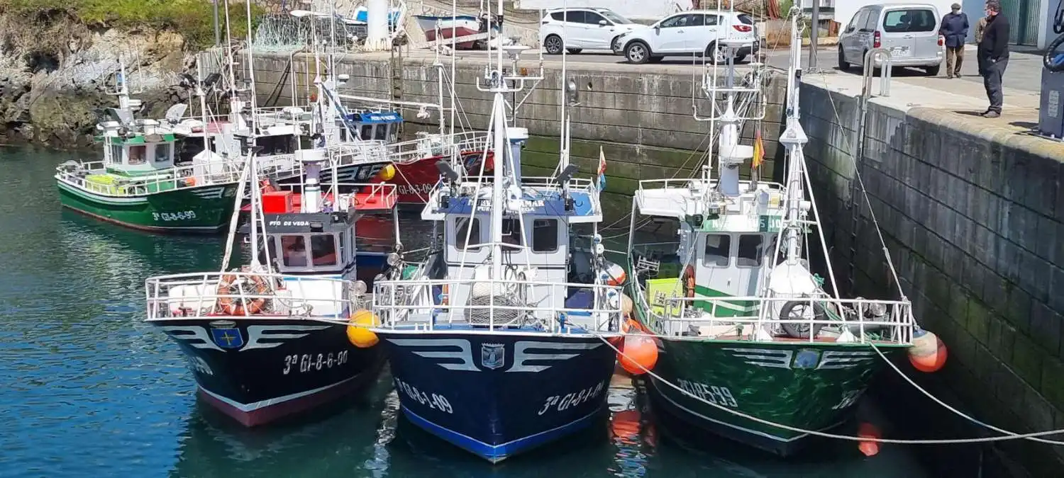 Aparcament de Local en venda en Navia amb Moblat