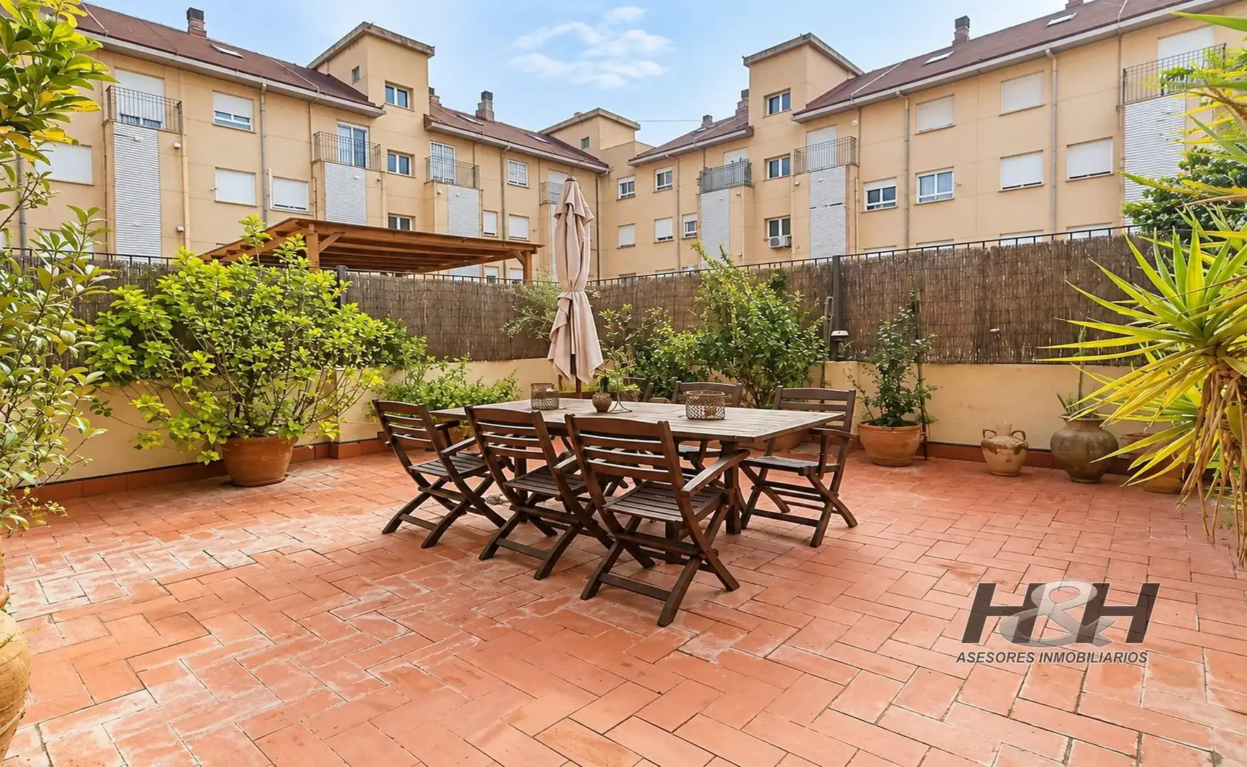 Flat with terrace for sale in Pobles de l'Oest