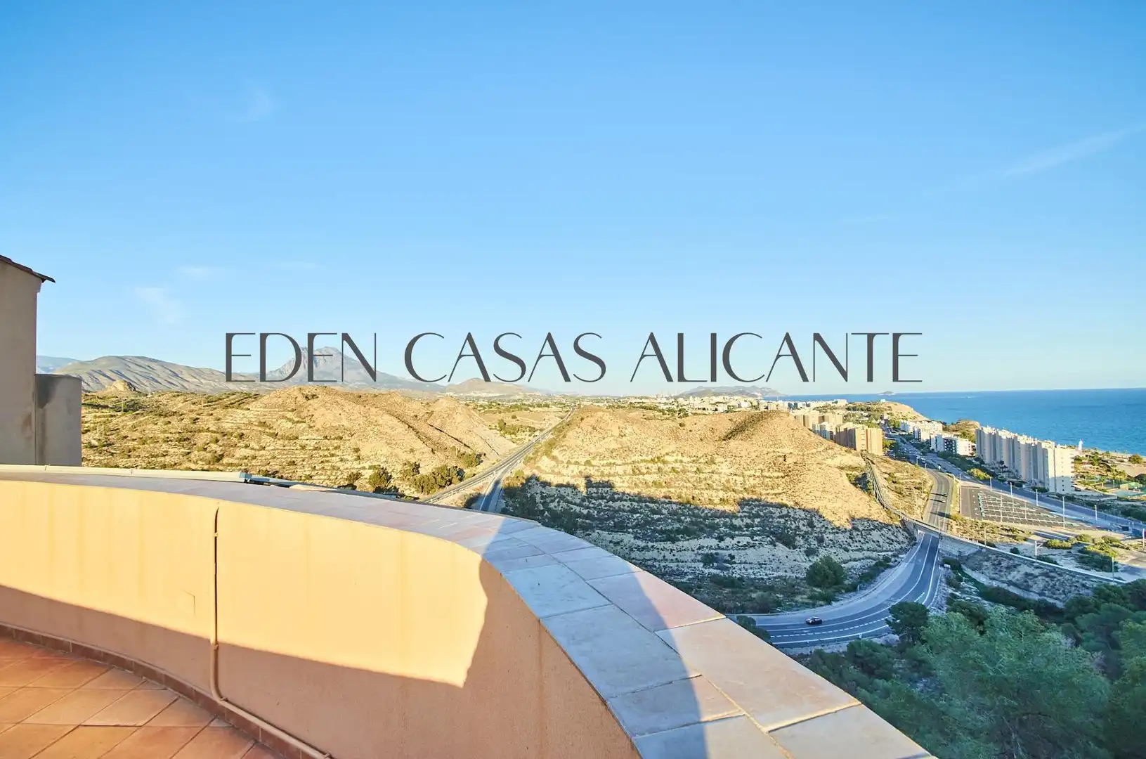 Vista exterior de Casa o chalet en venta en Villajoyosa / La Vila Joiosa con Aire acondicionado, Jardín privado y Terraza
