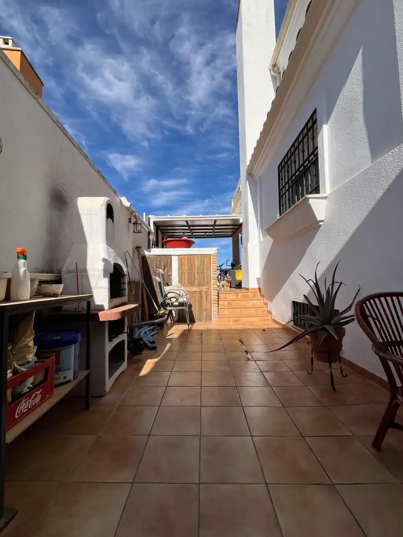 Villa mit Pool zum Verkauf in Calle MIGUEL DE MOLINA, imagen 9