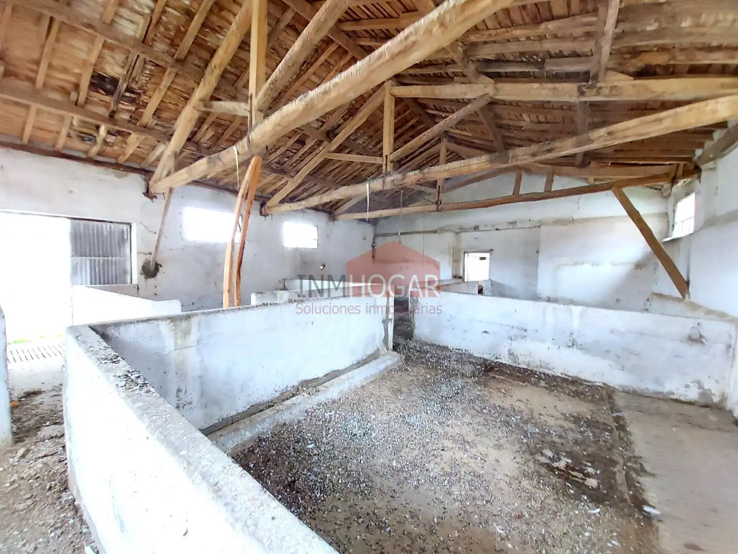 Industrial buildings for sale in Adanero