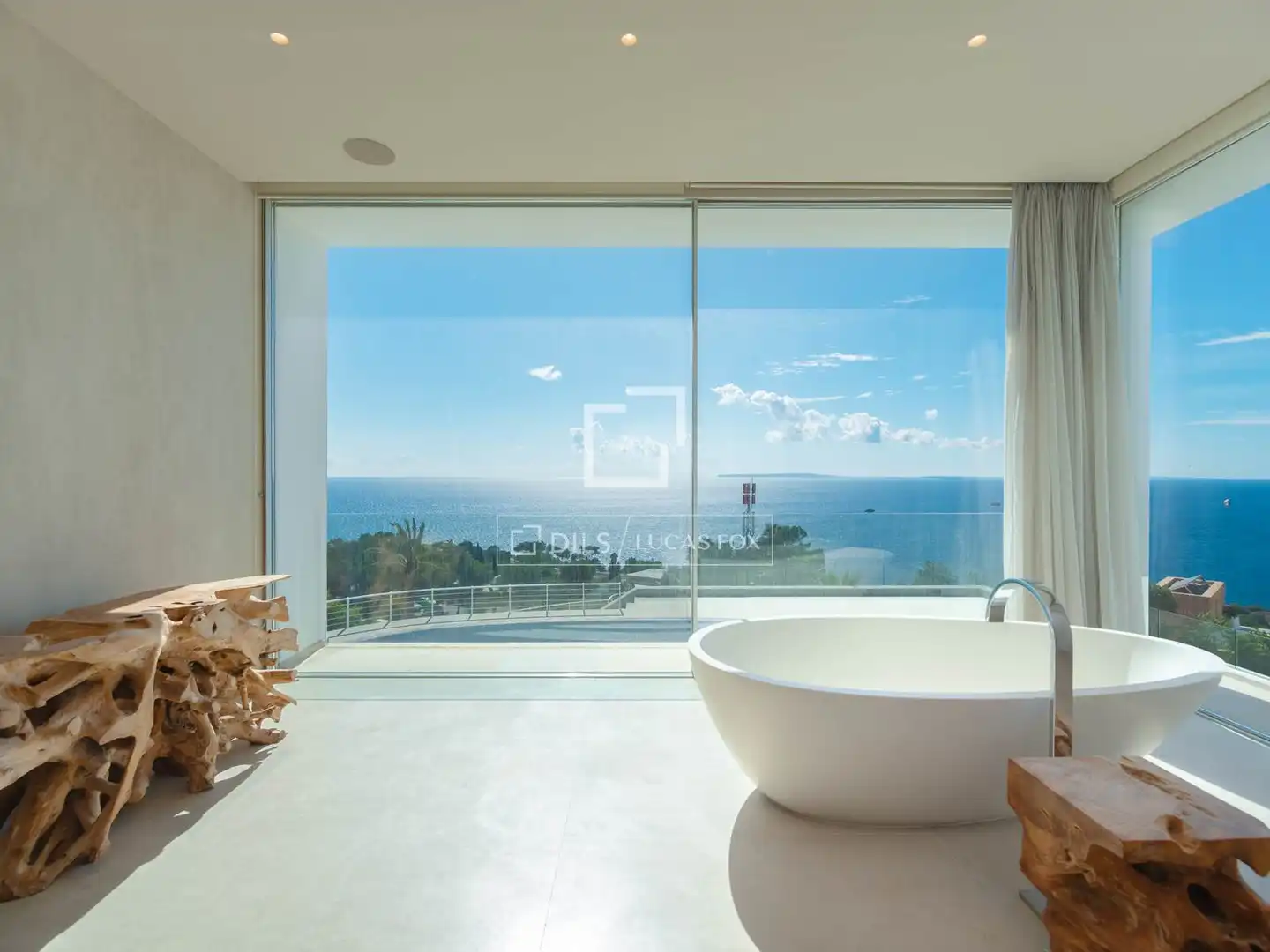 Bathroom of Houses for sale in Santa Eulària des Riu  with Air Conditioner, Heating and Private garden