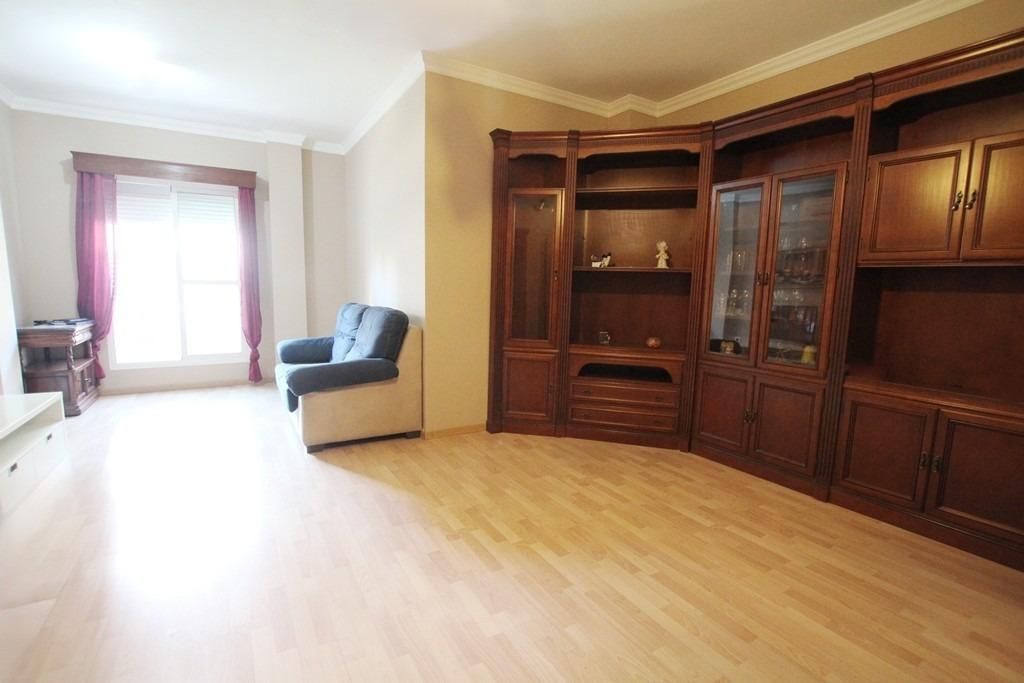 Sala d'estar de Planta baixa en venda en Jerez de la Frontera amb Aire condicionat