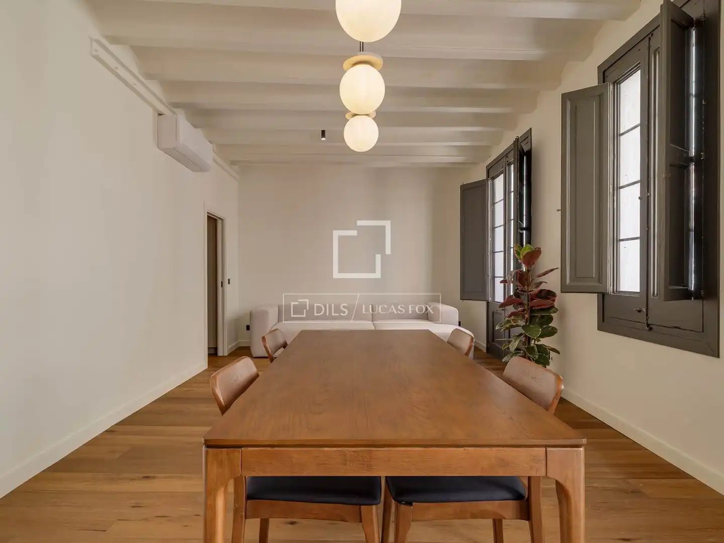Comedor de Piso en venta en Barcelona con Aire acondicionado, Parquet y Amueblado