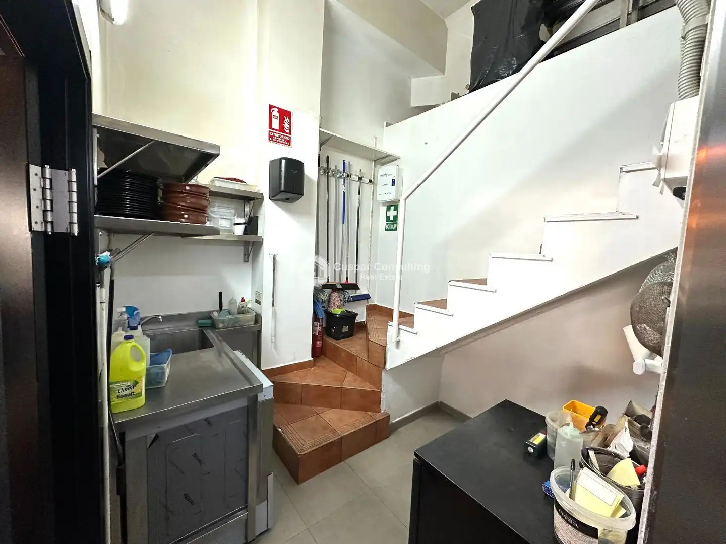 Cuina de Local en venda en Los Alcázares amb Aire condicionat, Terrassa i Moblat