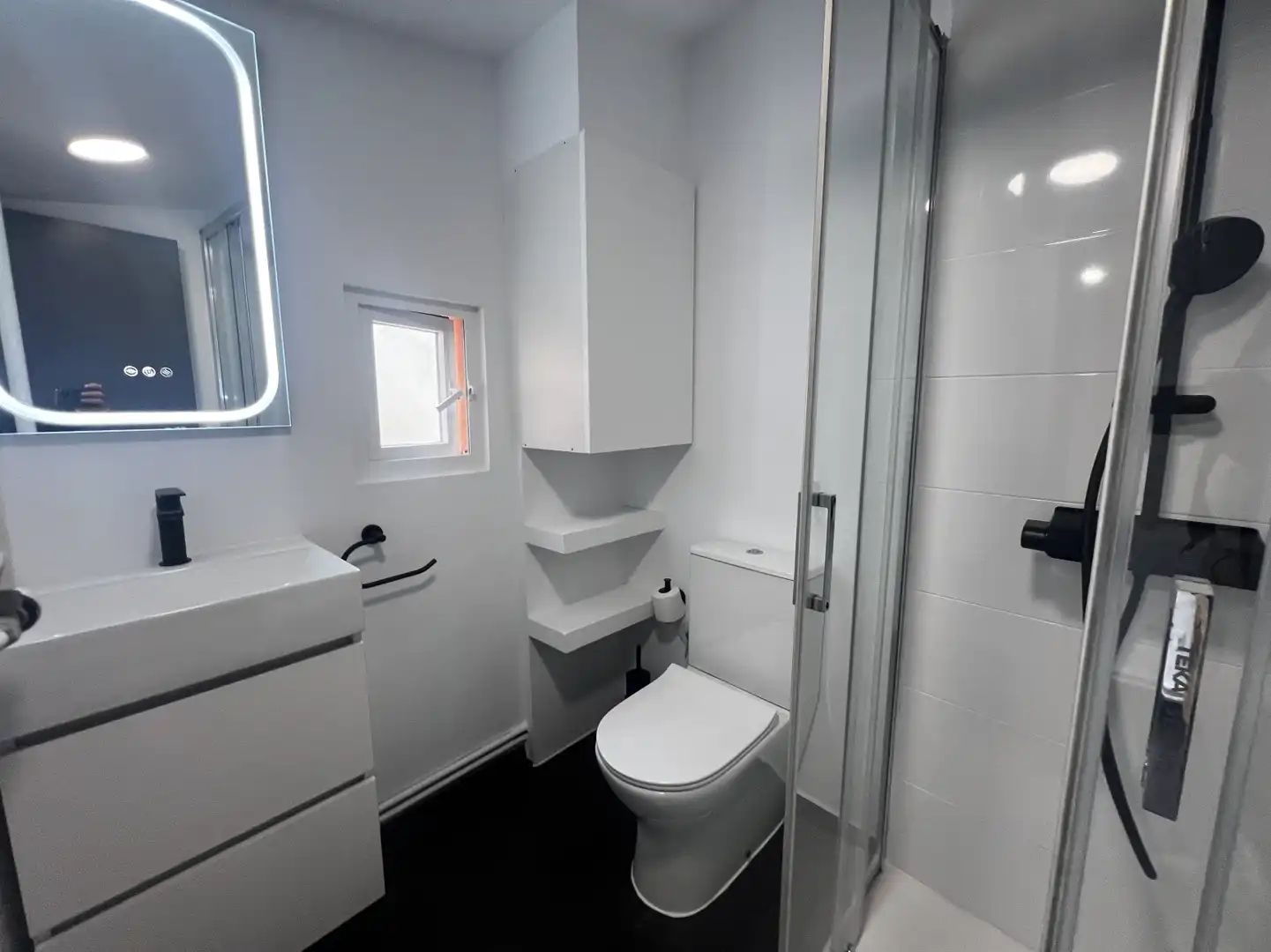 Baño de Ático en venta en Santander con Calefacción, Jardín privado y Parquet
