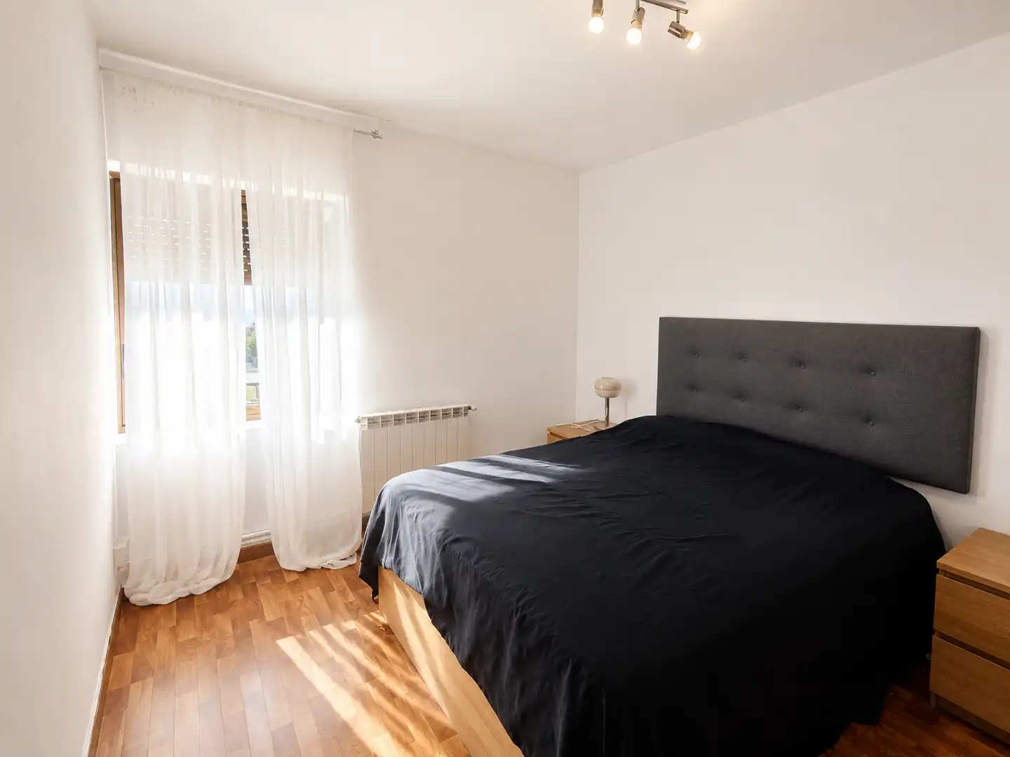 Bedroom of Flat for rent in Santander  with Heating, Furnished and Oven
