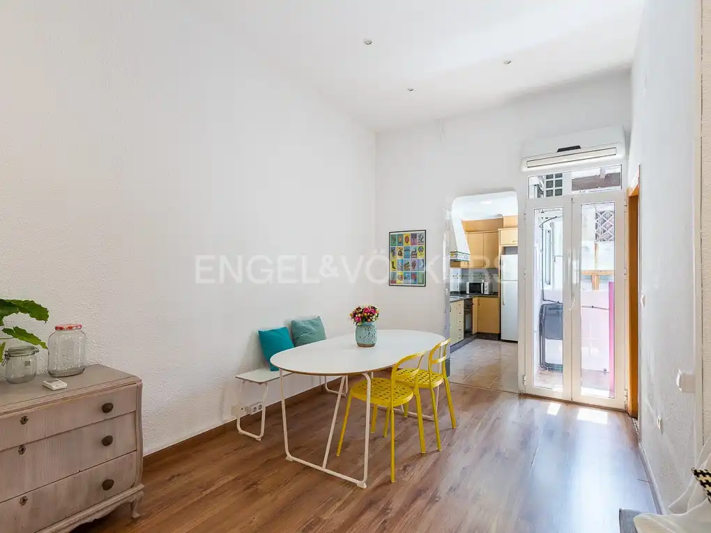 Außenansicht von Wohnung zur Miete in Valencia mit Klimaanlage, Heizung und Parkett