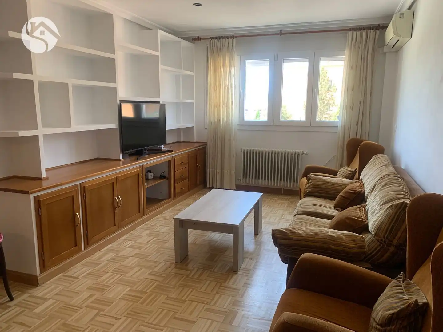 Sala de estar de Piso de alquiler en Cuenca con Aire acondicionado, Calefacción y Amueblado