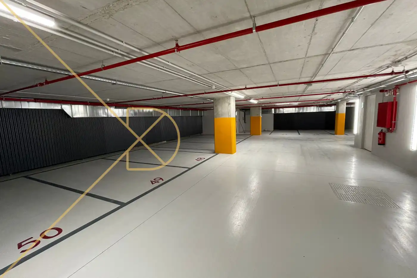 Parkplatz von Wohnung zum Verkauf in Barcelona mit Klimaanlage, Heizung und Parkett