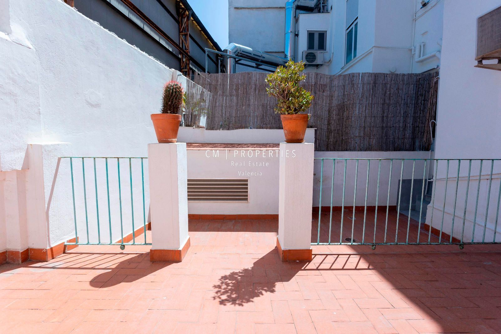 Terrace of Flat to rent in  Valencia Capital  with Terrace, Oven and Washing machine