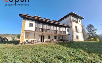 Vista exterior de Casa o xalet en venda en Oviedo  amb Parquet i Balcó