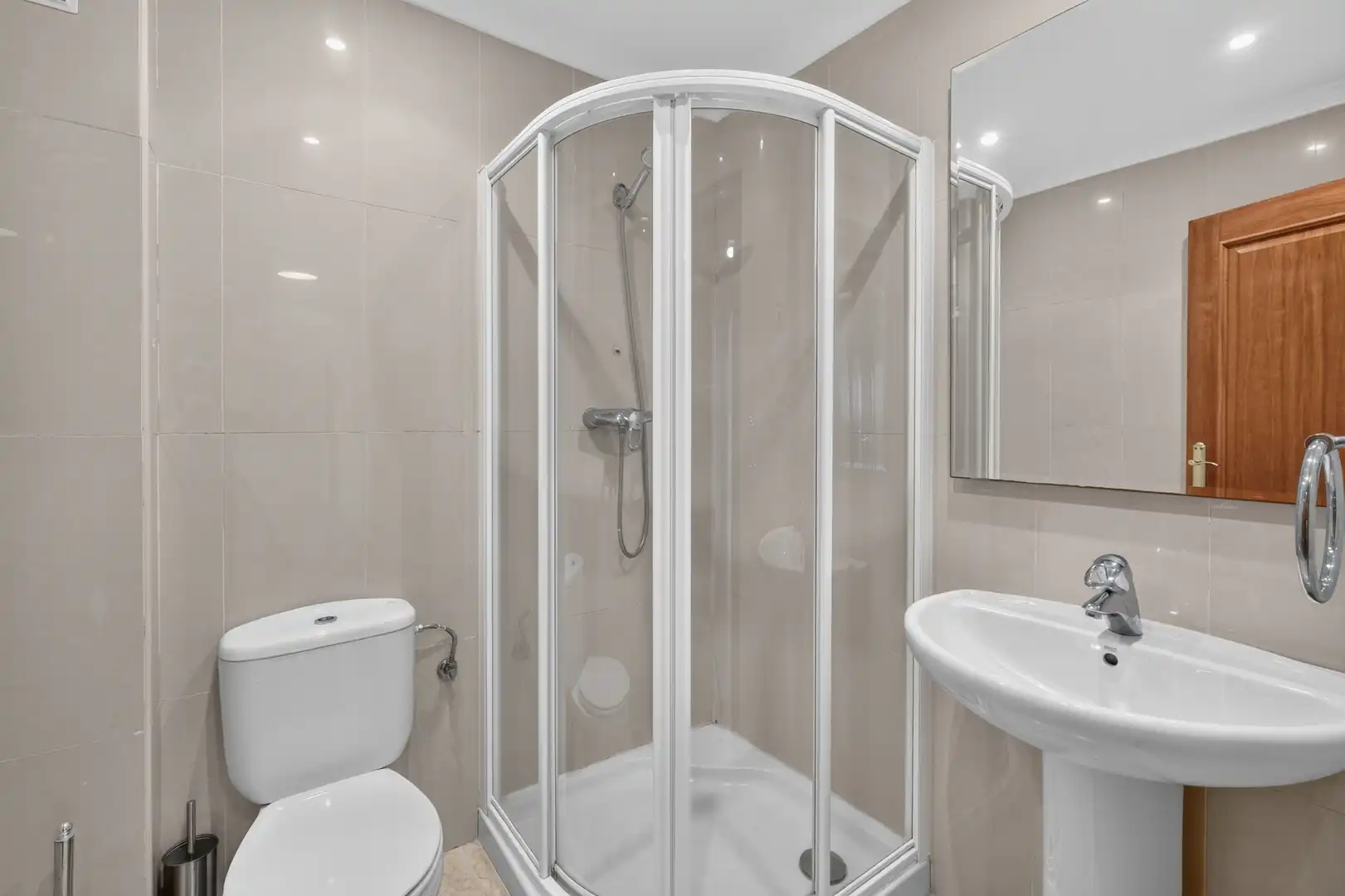 Bathroom of Flat for sale in Mijas  with Air Conditioner, Terrace and Storage room