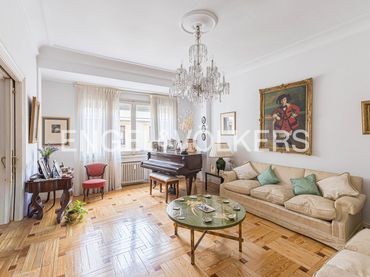 Flat with balcony for sale in Retiro