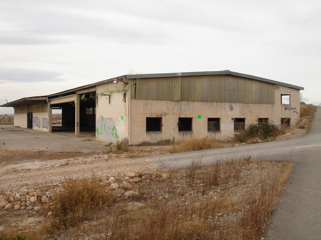 Vista exterior de Nau industrial en venda en Castejón del Puente