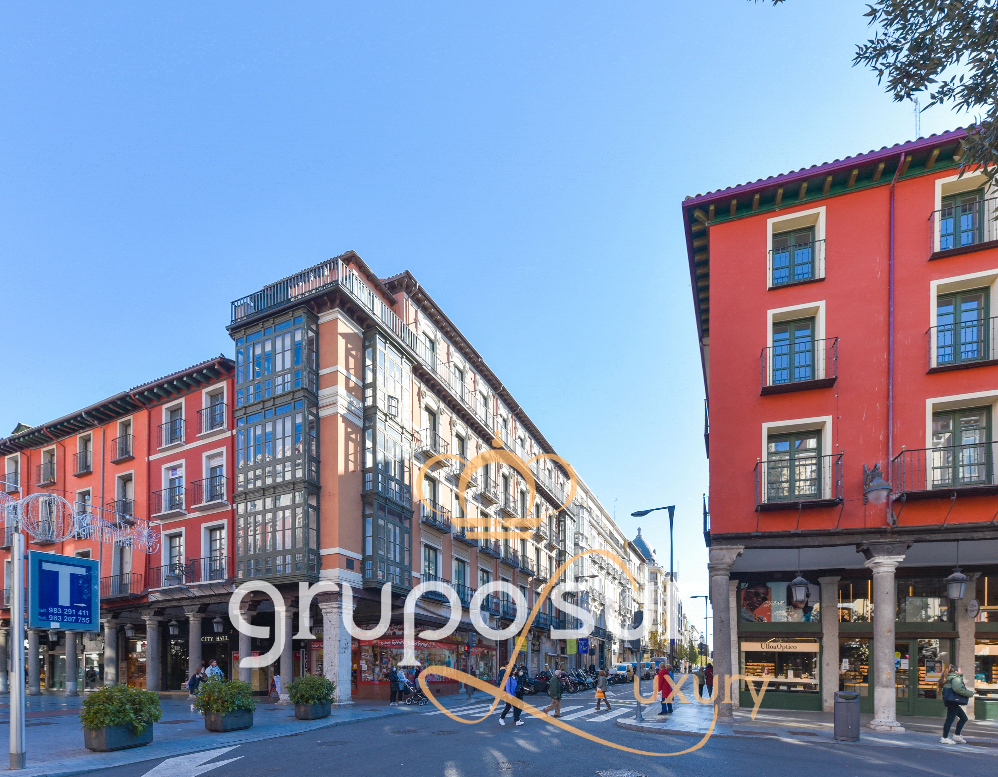 Exterior view of Attic for sale in Valladolid Capital  with Air Conditioner, Heating and Parquet flooring