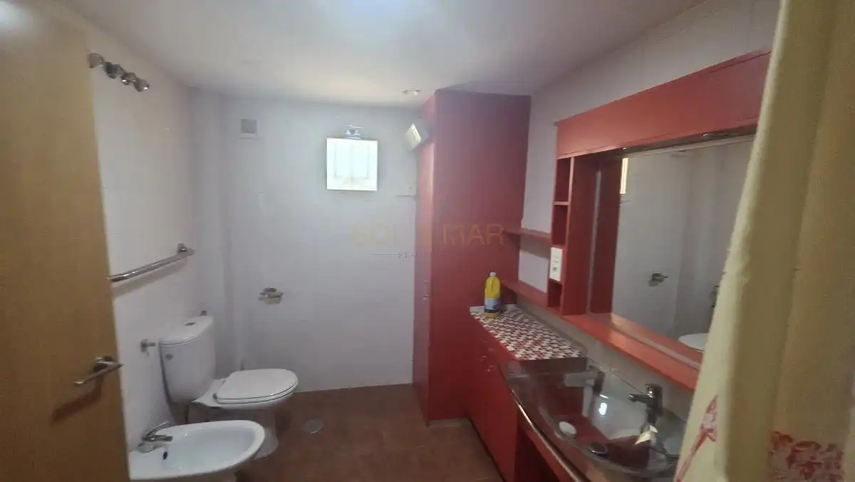 Bany de Casa o xalet en venda en Pizarra amb Terrassa i Moblat