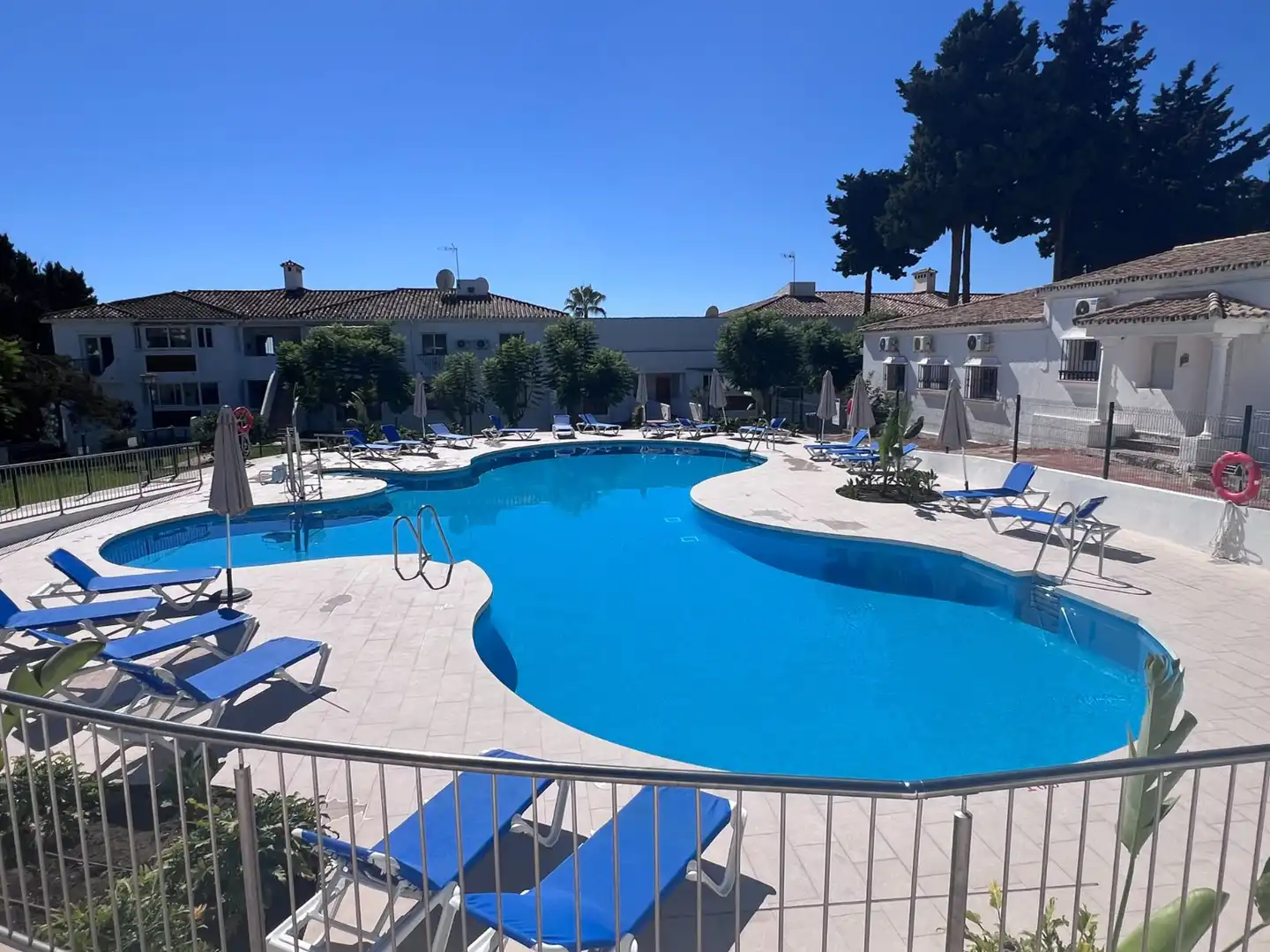 Swimming pool of Flat for rent in Estepona  with Air Conditioner, Internet and Community pool