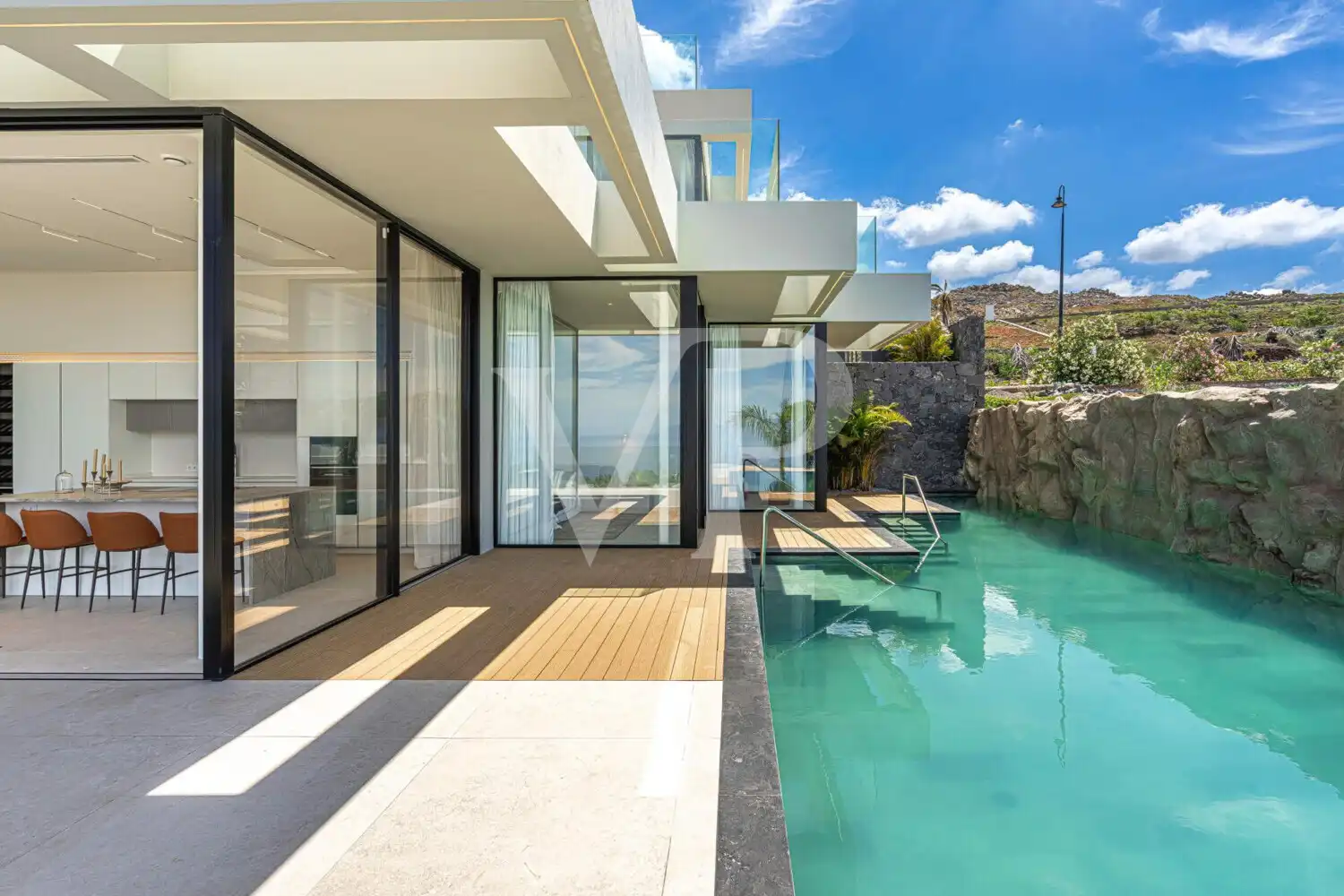 Schwimmbecken von Haus oder Chalet zum Verkauf in Guía de Isora mit Klimaanlage, Terrasse und Sauna