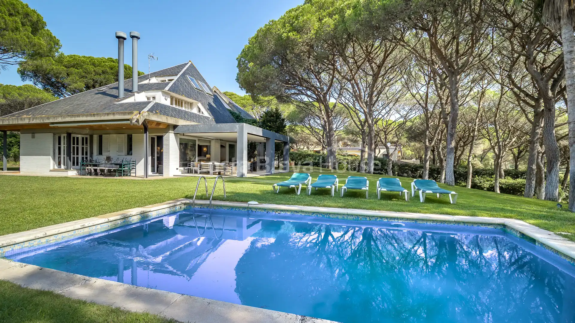 House with pool for sale in Carrer del Golf, imagen 4
