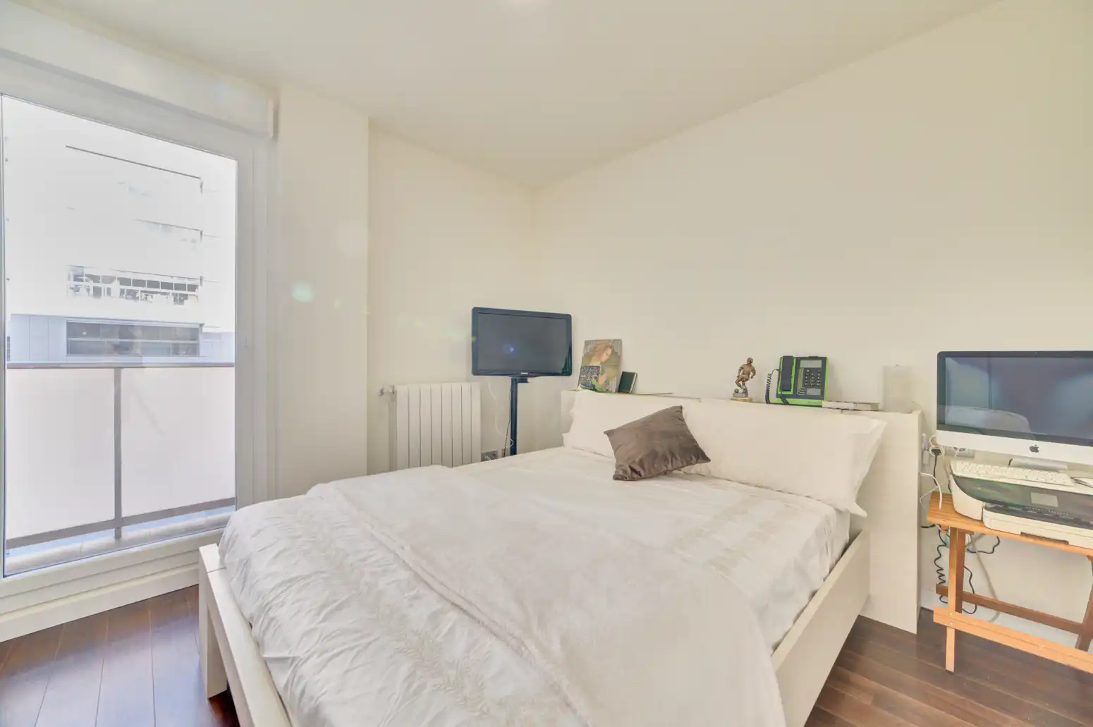 Habitación de Piso en venta en  Pamplona / Iruña con Calefacción, Terraza y Trastero