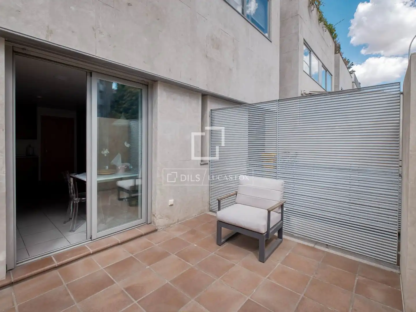 Terrassa de Casa o xalet en venda en Madrid amb Aire condicionat, Calefacció i Jardí privat