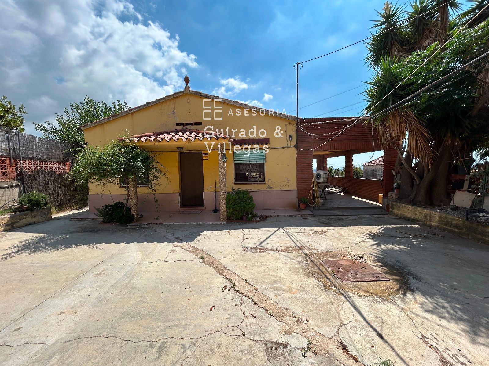 Exterior view of House or chalet to rent in Sant Boi de Llobregat  with Air Conditioner and Washing machine