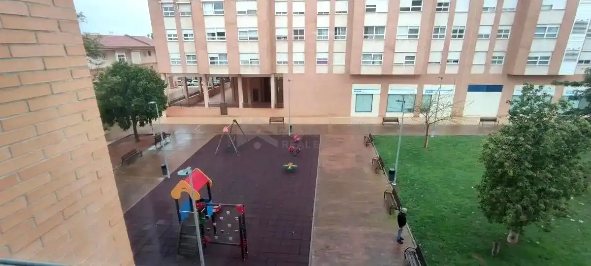 Aparcament de Pis en venda en Castellón de la Plana / Castelló de la Plana amb Aire condicionat, Traster i Moblat